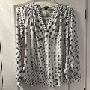 Ann Taylor black and white blouse size m